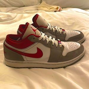 Jordan 1 Low SE Light Smoke Grey Gym Red Men’s Size 8